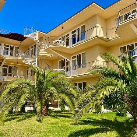 Mini Hotel Diva Alakhadze Exterior foto
