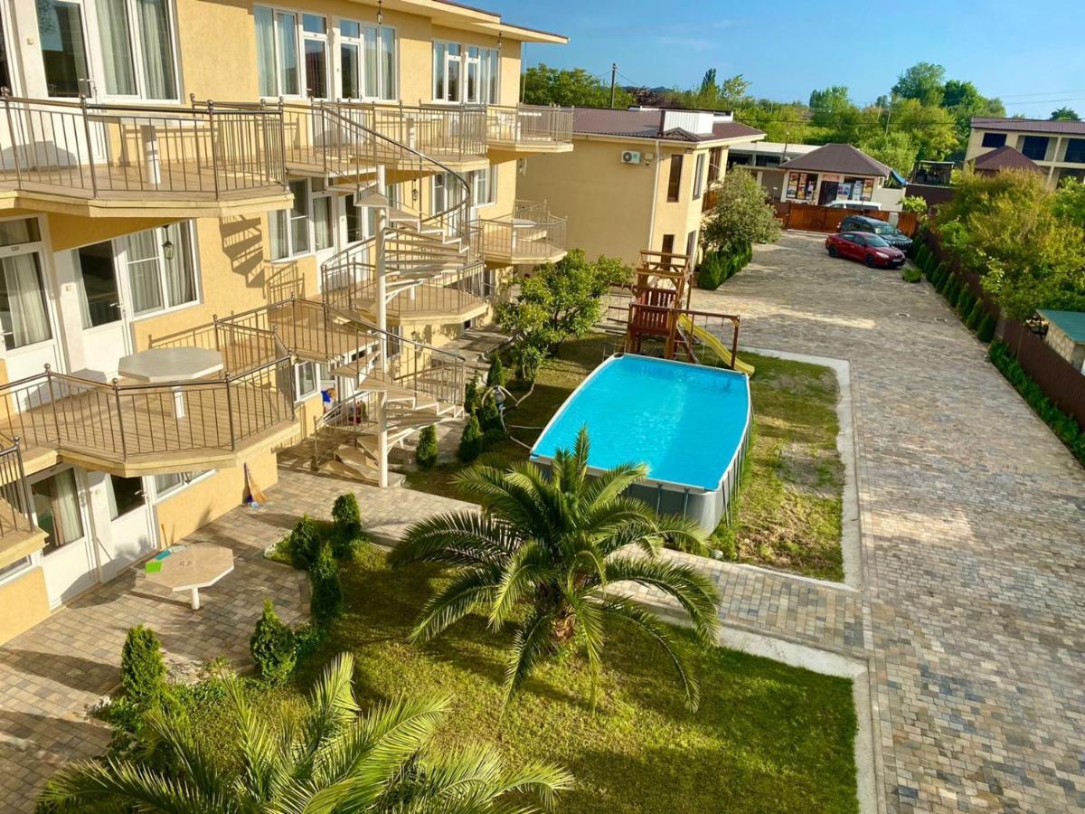 Mini Hotel Diva Alakhadze Exterior foto