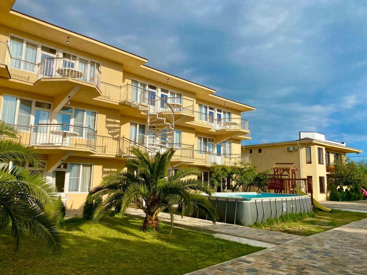 Mini Hotel Diva Alakhadze Exterior foto